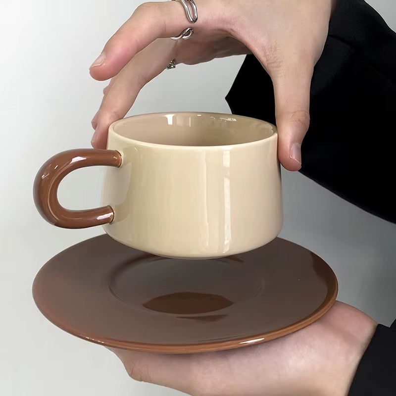 Wholesale Nordic Food Grade Ceramic Coffee Cups Saucer Set 250Ml Porcelain Beige Striped Pattern Dishwasher Microwave Safe Gift