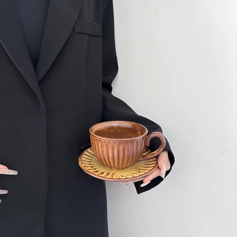 Bloomsip Vintage Gold Reactive Glaze Ceramic Food Grade Coffee Mugs Saucer Set Sunburst Ribbed Tea Cup Wholesale Custom Logo Tea
