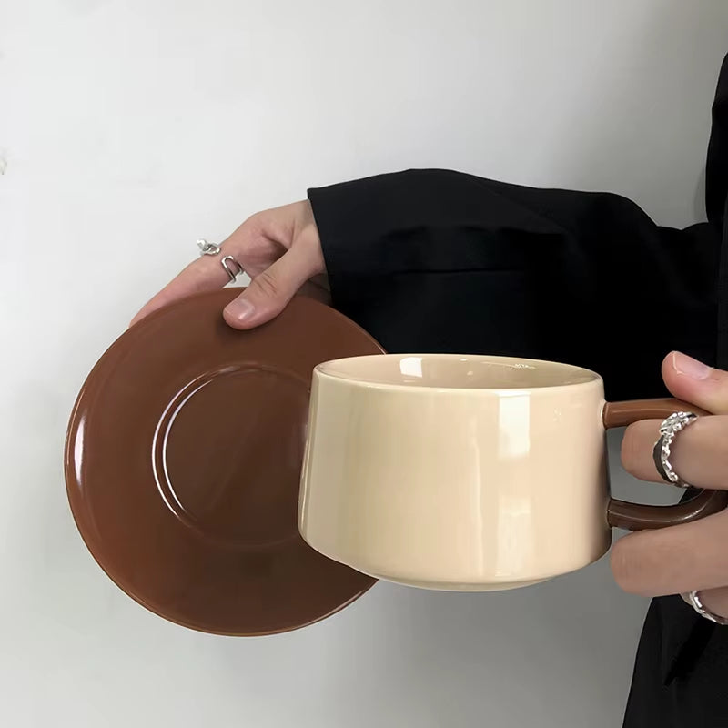 Wholesale Nordic Food Grade Ceramic Coffee Cups Saucer Set 250Ml Porcelain Beige Striped Pattern Dishwasher Microwave Safe Gift