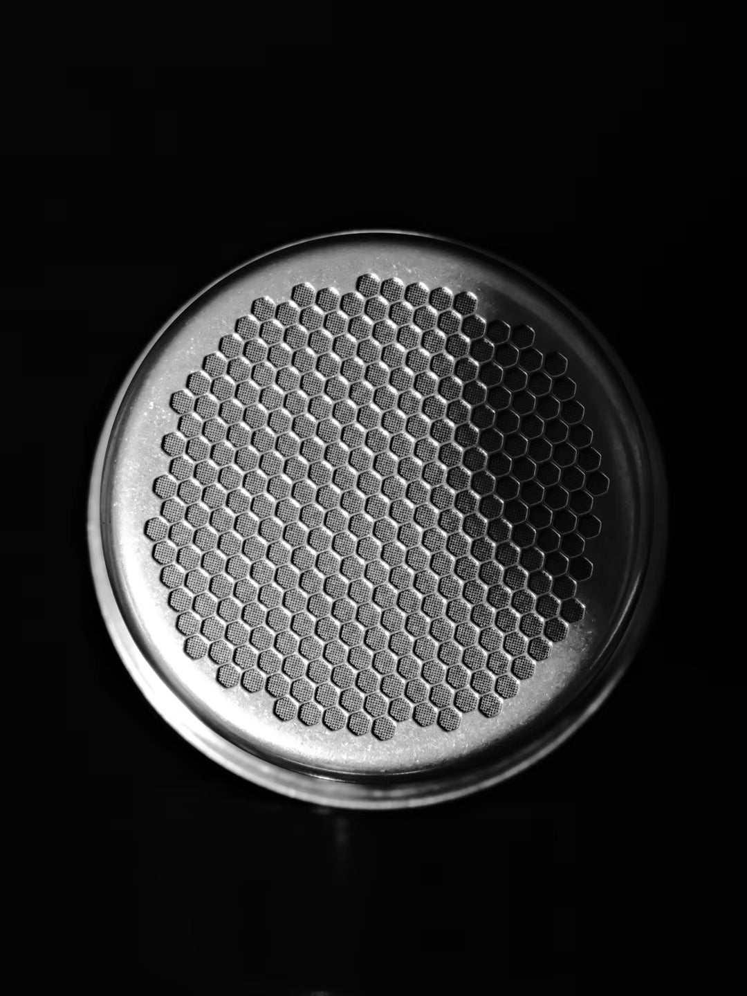 Mischief 58.5mm Honeycomb Coffee Basket with Super Fine Filter Screen for Bottomless Portafilter