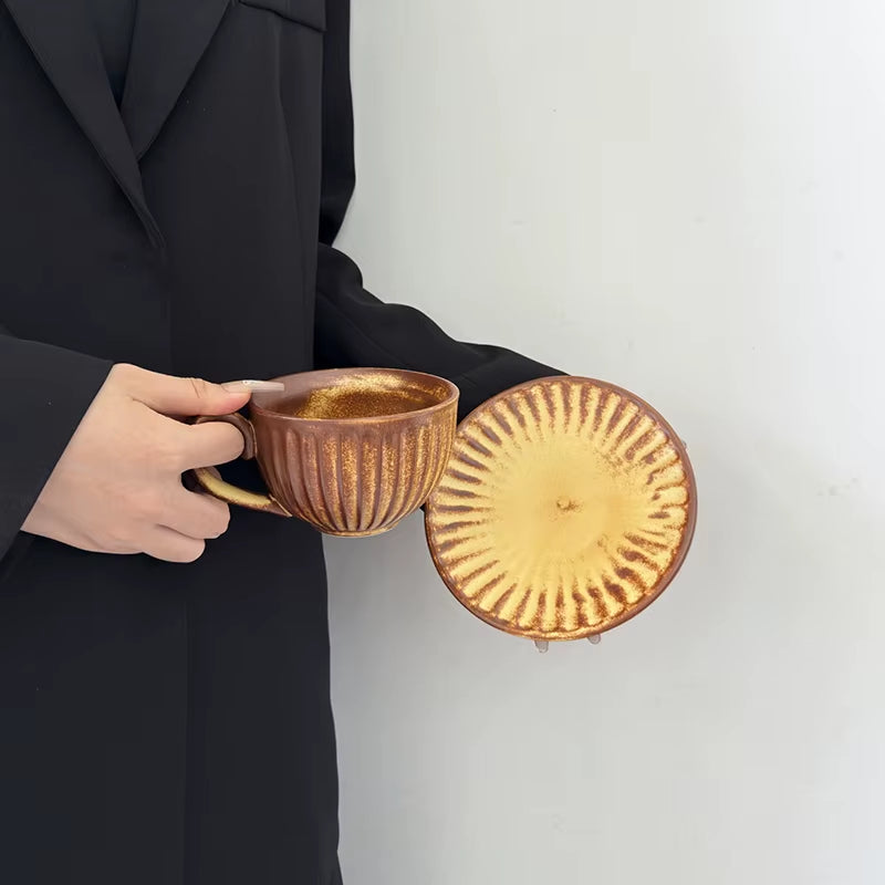 Bloomsip Vintage Gold Reactive Glaze Ceramic Food Grade Coffee Mugs Saucer Set Sunburst Ribbed Tea Cup Wholesale Custom Logo Tea